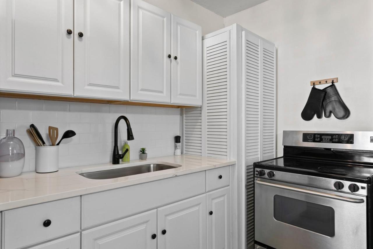 Bayside Safari 1Bed 1 Bath Apartment Tampa Bagian luar foto